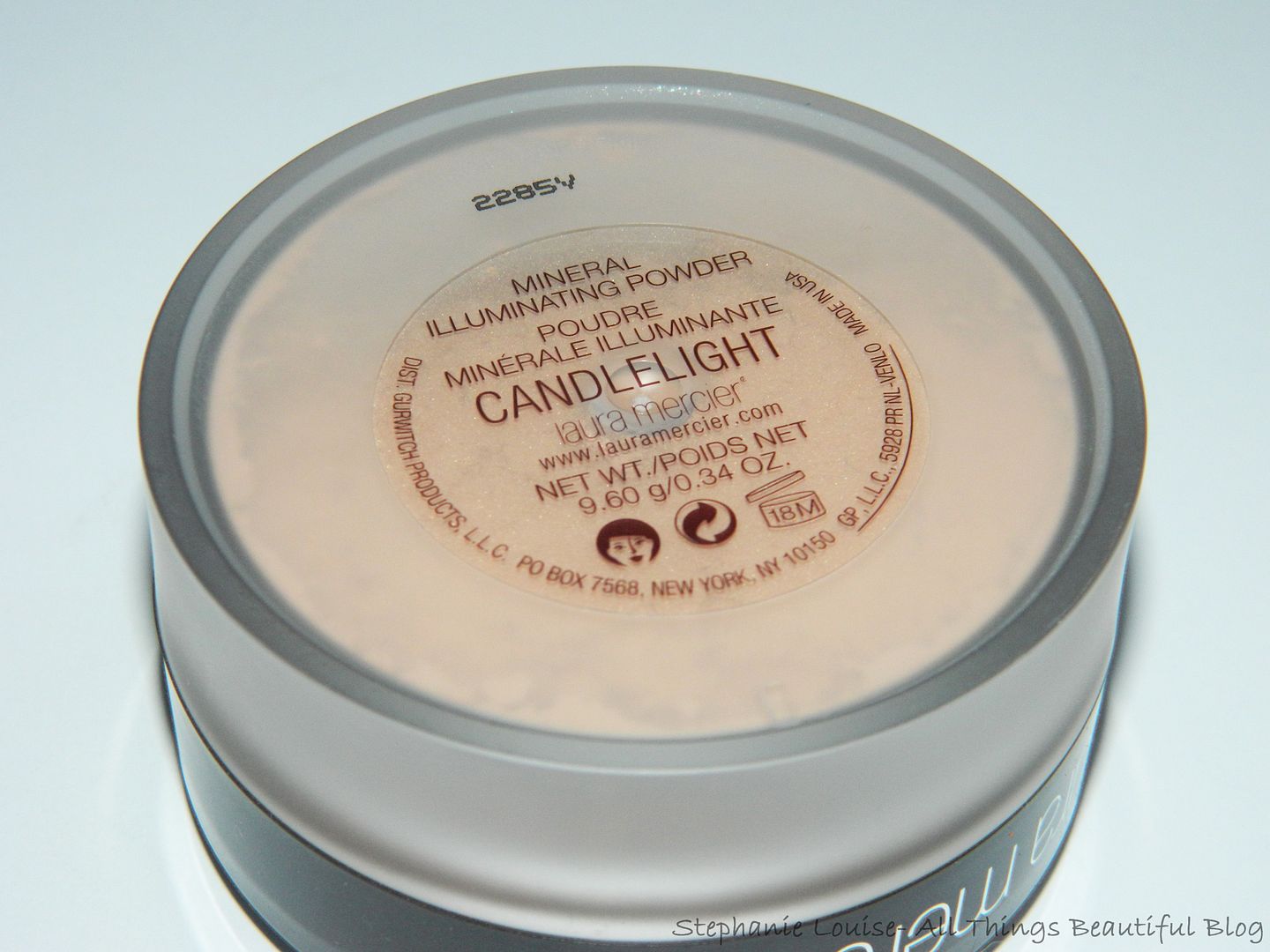 Laura Mercier Mineral Illuminating Powder in Candlelight Review & Swatches
