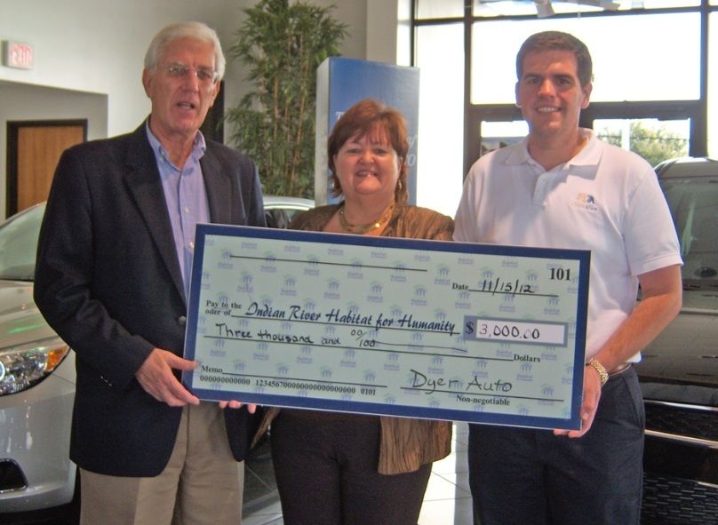 vision insurance - man and woman smiling