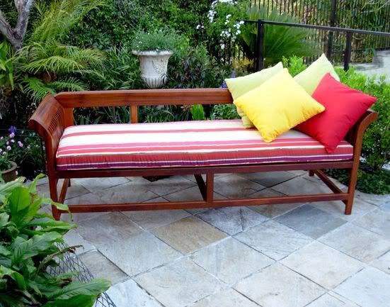 http://i1269.photobucket.com/albums/jj596/outdoorfurnbne/garden_outdoor_furniture_sofa.jpg